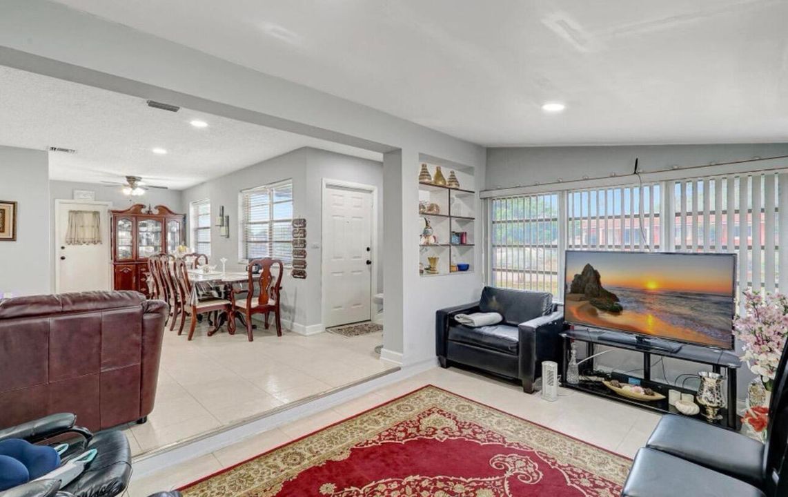 En Venta: $479,900 (3 camas, 2 baños, 1232 Pies cuadrados)