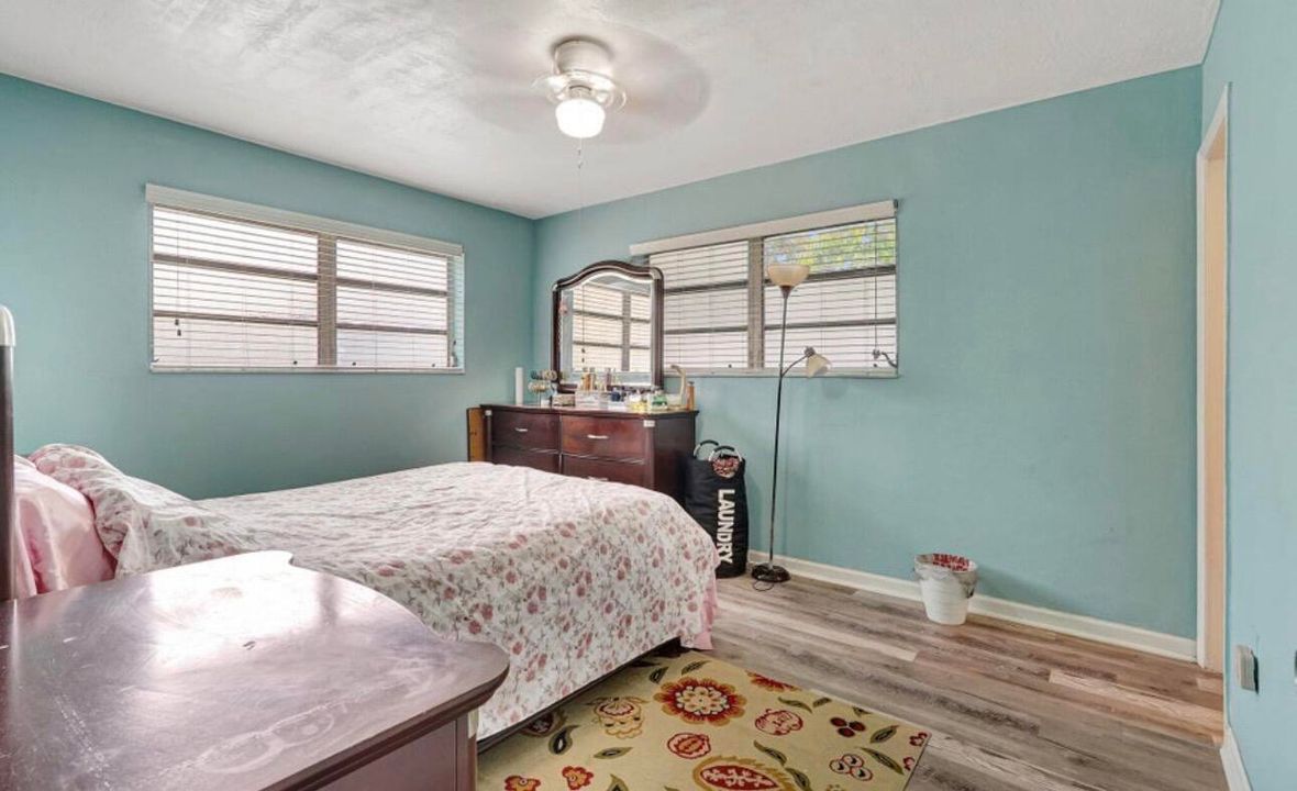 En Venta: $479,900 (3 camas, 2 baños, 1232 Pies cuadrados)