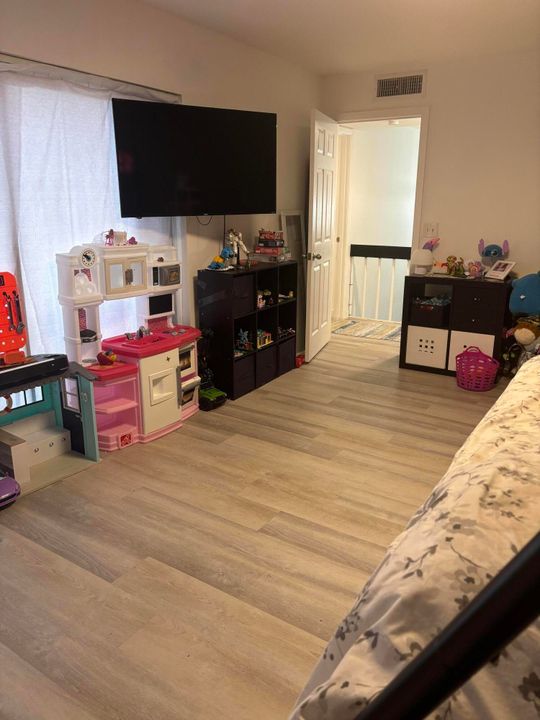 For Sale: $340,000 (2 beds, 2 baths, 1468 Square Feet)