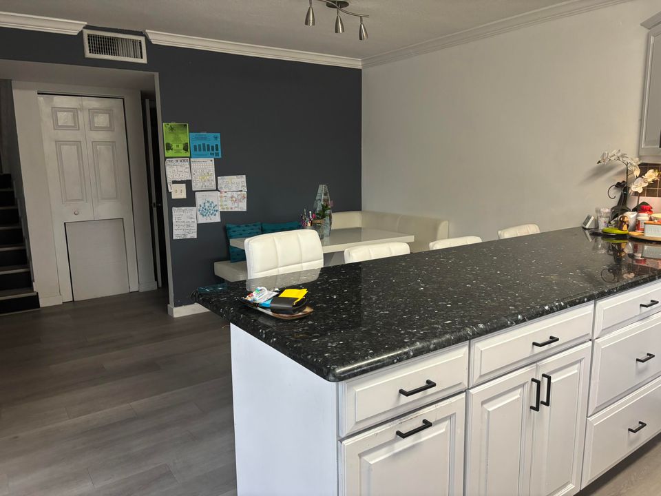 For Sale: $340,000 (2 beds, 2 baths, 1468 Square Feet)