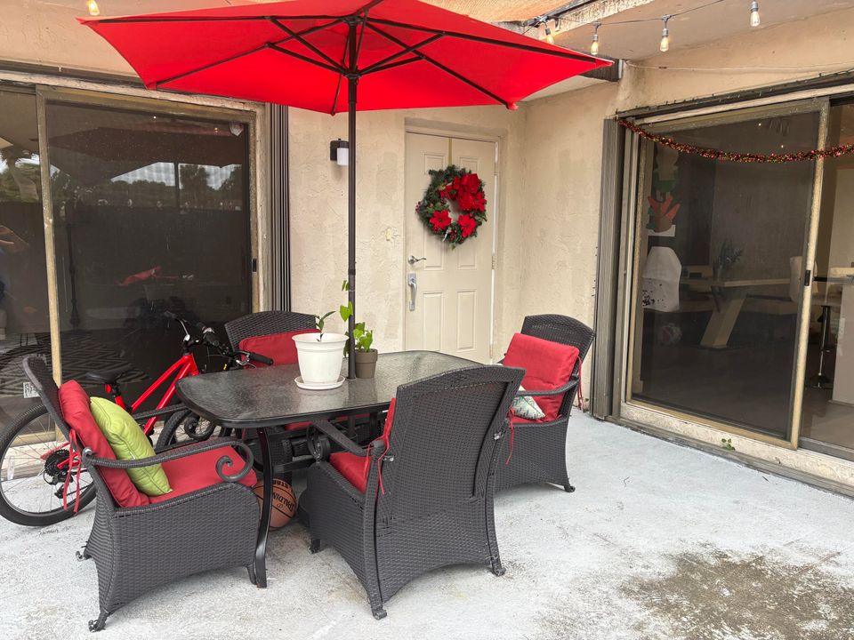 For Sale: $340,000 (2 beds, 2 baths, 1468 Square Feet)