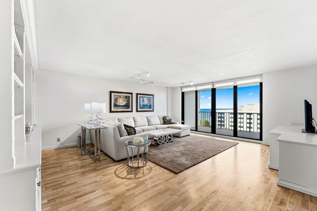 На продажу: $950,000 (2 спален, 2 ванн, 1556 Квадратных фут)