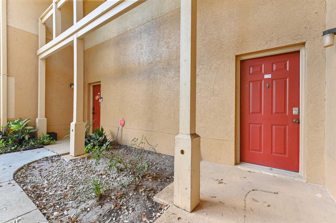 На продажу: $249,900 (2 спален, 2 ванн, 1246 Квадратных фут)