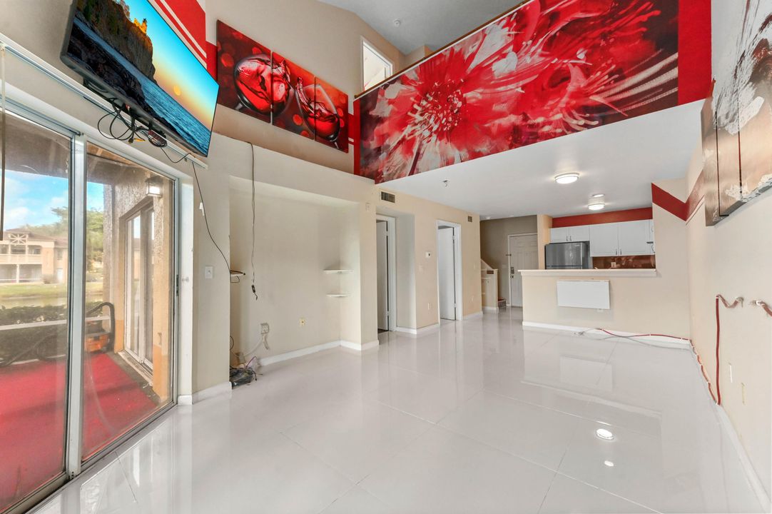 На продажу: $249,900 (2 спален, 2 ванн, 1246 Квадратных фут)