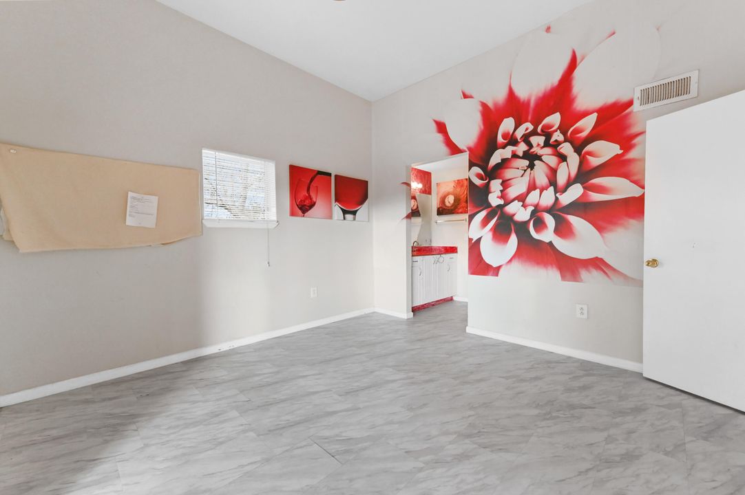 На продажу: $249,900 (2 спален, 2 ванн, 1246 Квадратных фут)