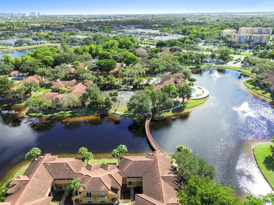 На продажу: $249,900 (2 спален, 2 ванн, 1246 Квадратных фут)