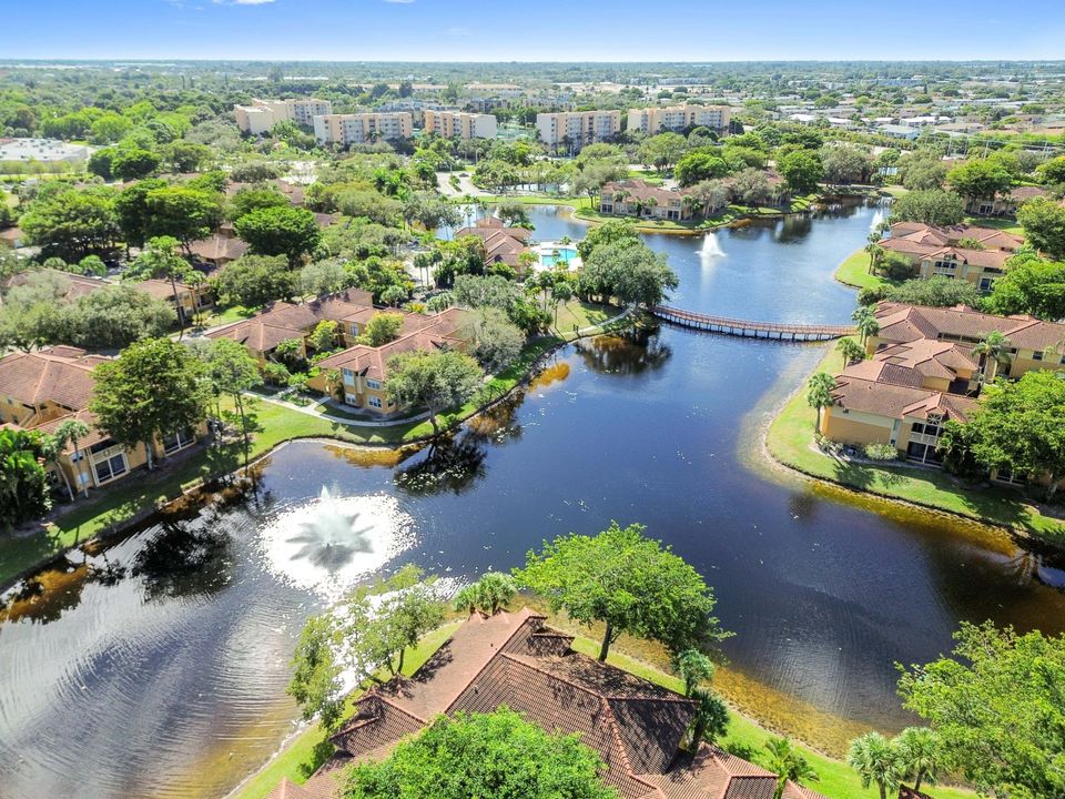 На продажу: $249,900 (2 спален, 2 ванн, 1246 Квадратных фут)