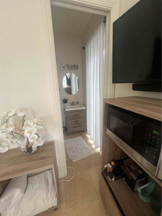 出租: $1,650 (1 贝兹, 1 浴室, 500 平方英尺)