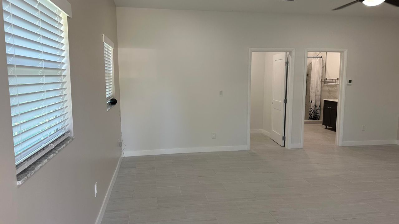 For Rent: $1,800 (1 beds, 1 baths, 600 Square Feet)