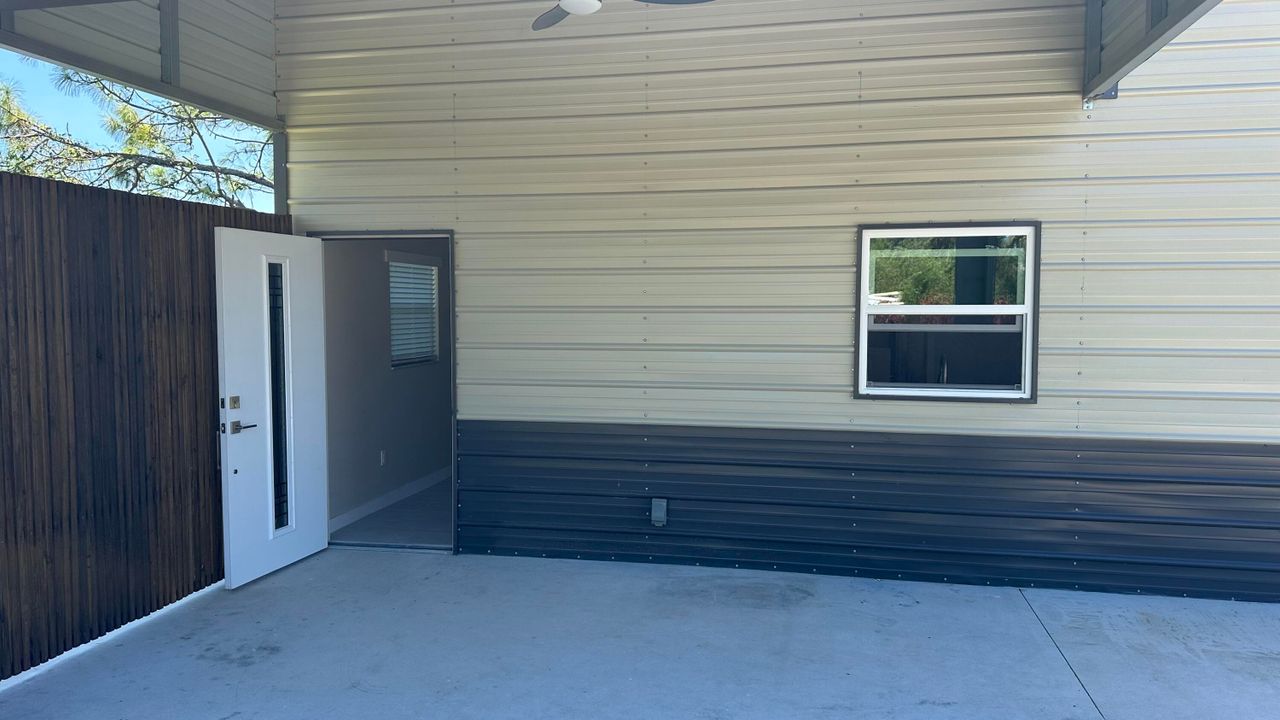 For Rent: $1,800 (1 beds, 1 baths, 600 Square Feet)