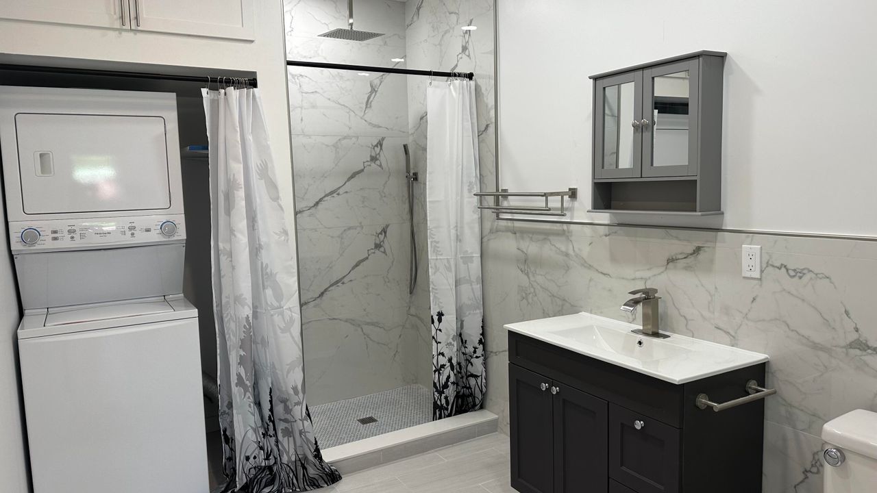 For Rent: $1,800 (1 beds, 1 baths, 600 Square Feet)