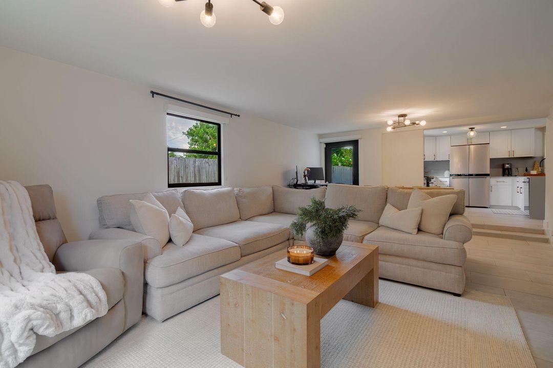 待售: $749,000 (3 贝兹, 2 浴室, 1668 平方英尺)