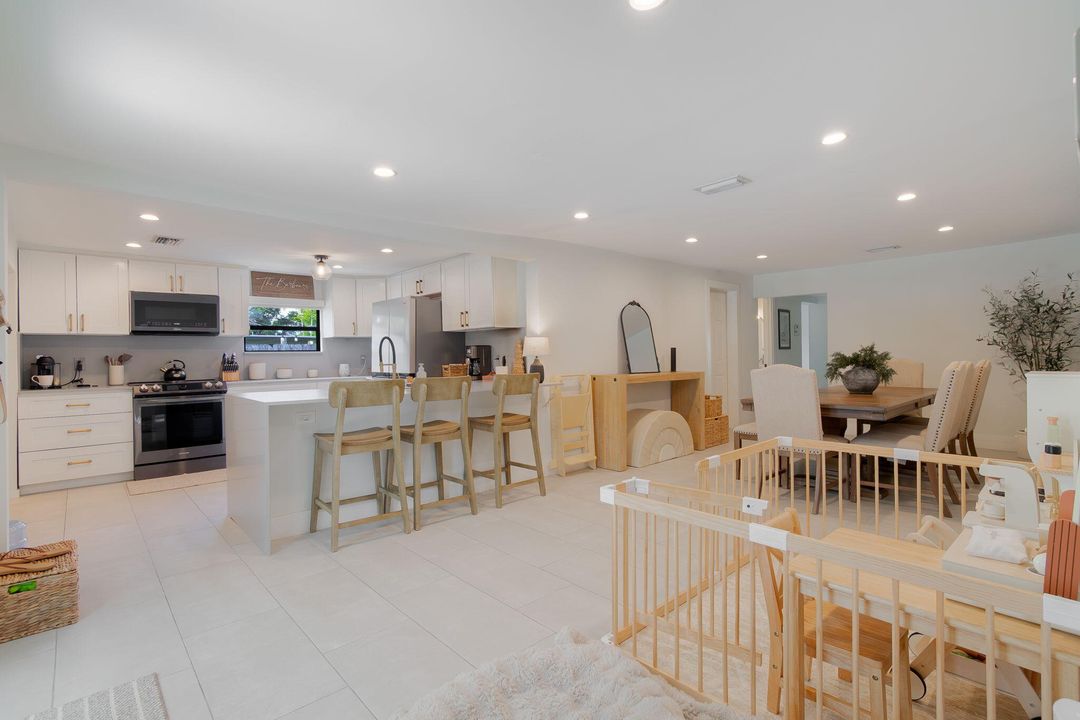 待售: $749,000 (3 贝兹, 2 浴室, 1668 平方英尺)