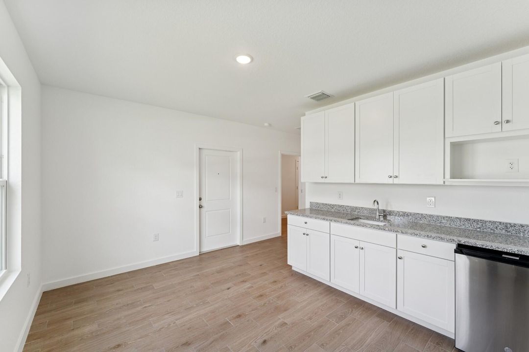 For Sale: $474,995 (4 beds, 3 baths, 2094 Square Feet)