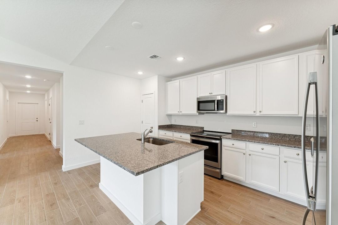 For Sale: $474,995 (4 beds, 3 baths, 2094 Square Feet)