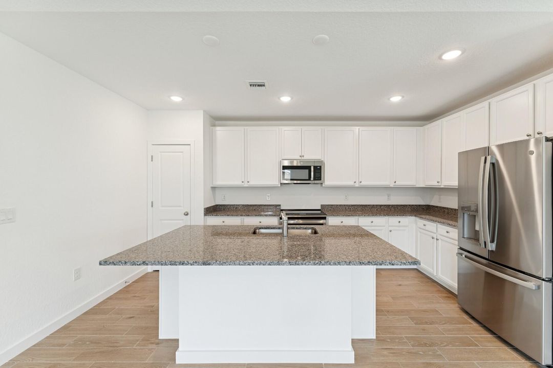 For Sale: $474,995 (4 beds, 3 baths, 2094 Square Feet)