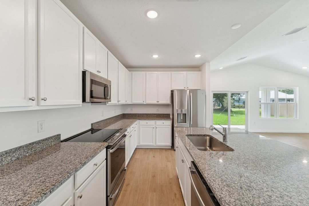 For Sale: $474,995 (4 beds, 3 baths, 2094 Square Feet)