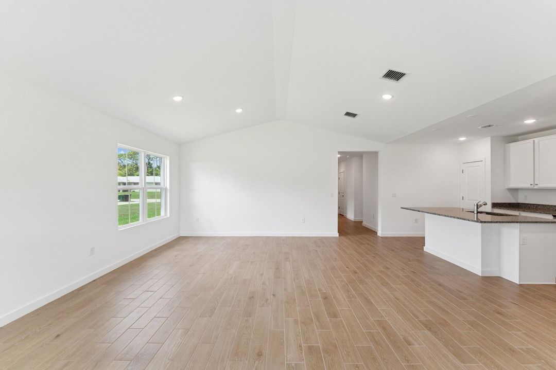 For Sale: $474,995 (4 beds, 3 baths, 2094 Square Feet)