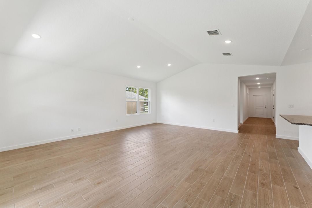 For Sale: $474,995 (4 beds, 3 baths, 2094 Square Feet)