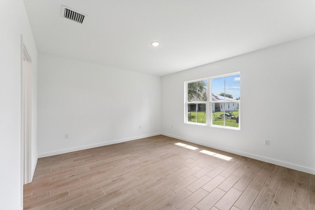 For Sale: $474,995 (4 beds, 3 baths, 2094 Square Feet)