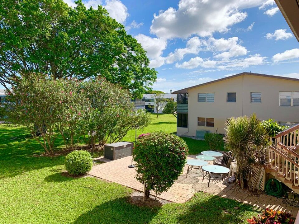 На продажу: $79,900 (1 спален, 1 ванн, 646 Квадратных фут)