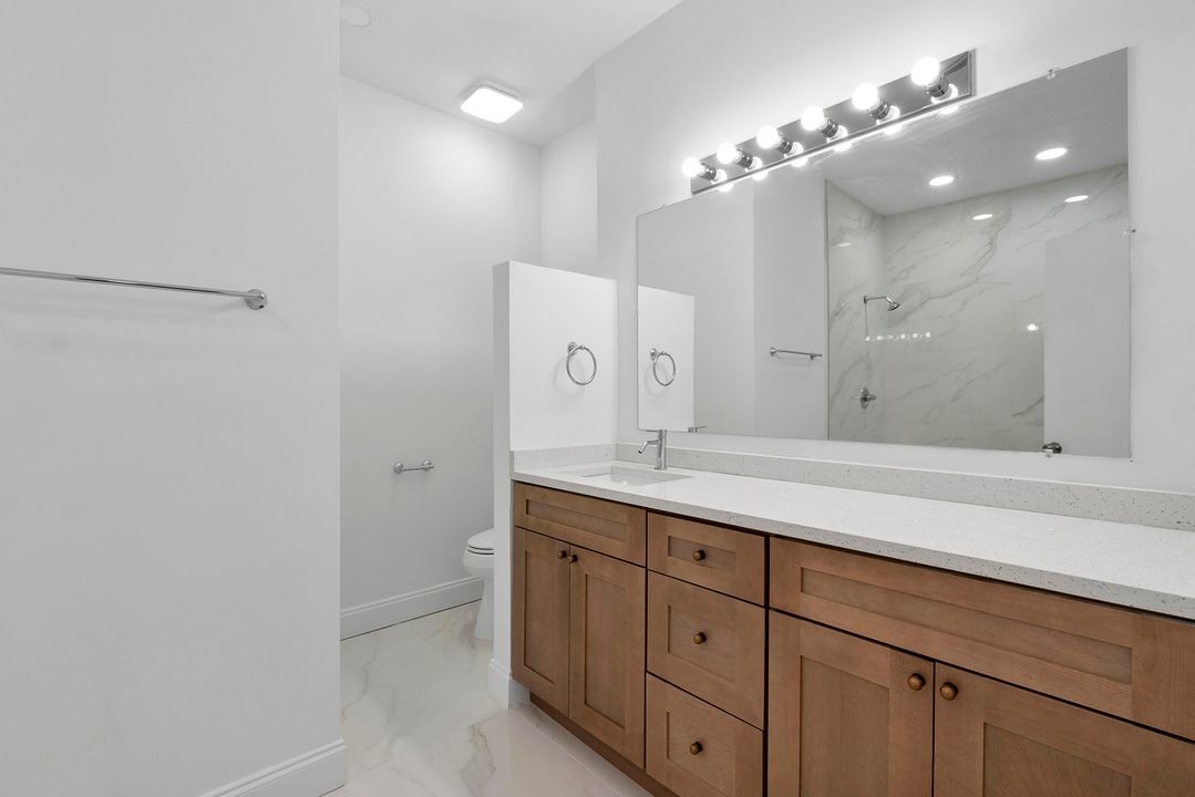 For Sale: $460,000 (2 beds, 2 baths, 1077 Square Feet)