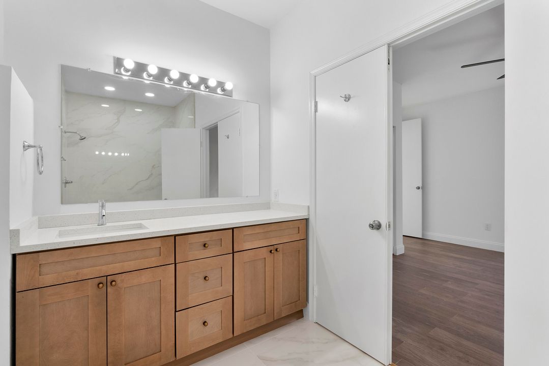 For Sale: $460,000 (2 beds, 2 baths, 1077 Square Feet)
