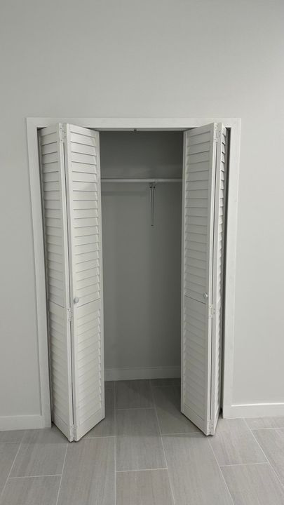 For Rent: $1,800 (1 beds, 1 baths, 600 Square Feet)