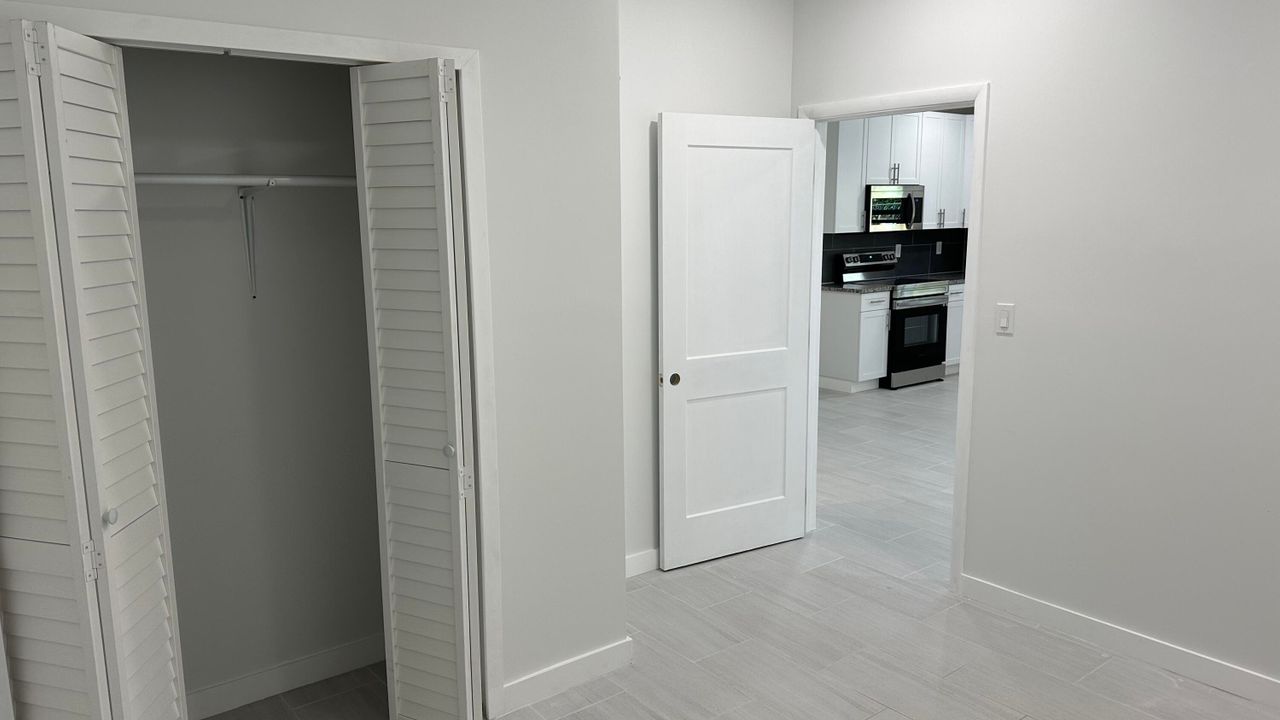 For Rent: $1,800 (1 beds, 1 baths, 600 Square Feet)