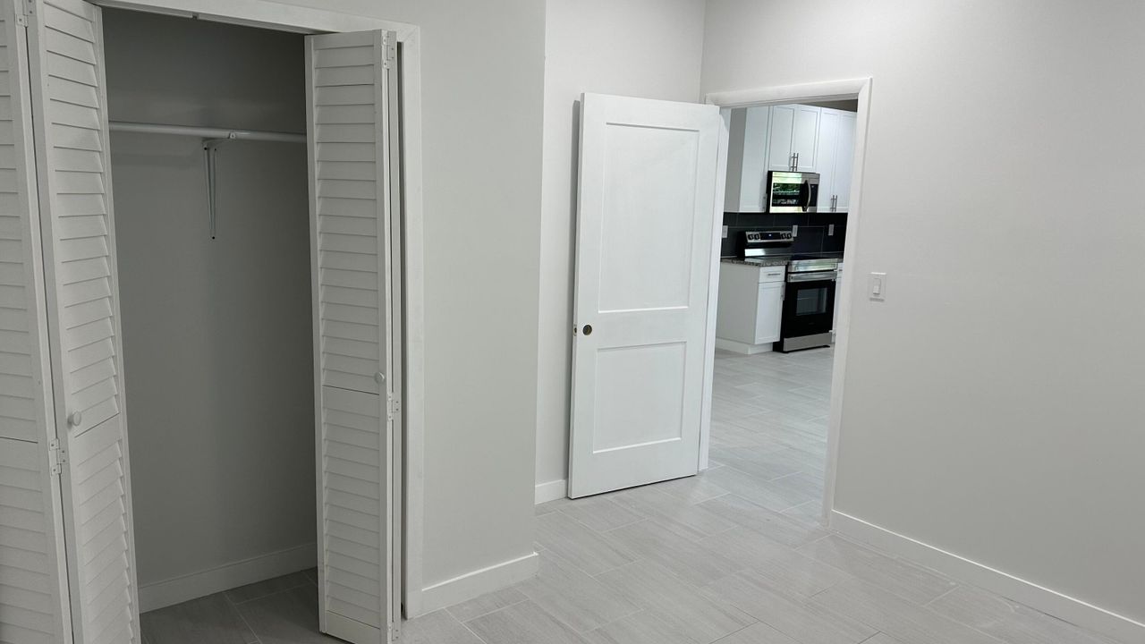 For Rent: $1,800 (1 beds, 1 baths, 600 Square Feet)