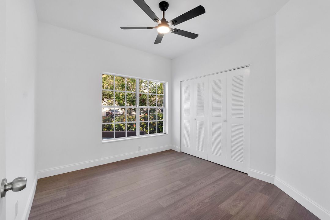 For Sale: $460,000 (2 beds, 2 baths, 1077 Square Feet)