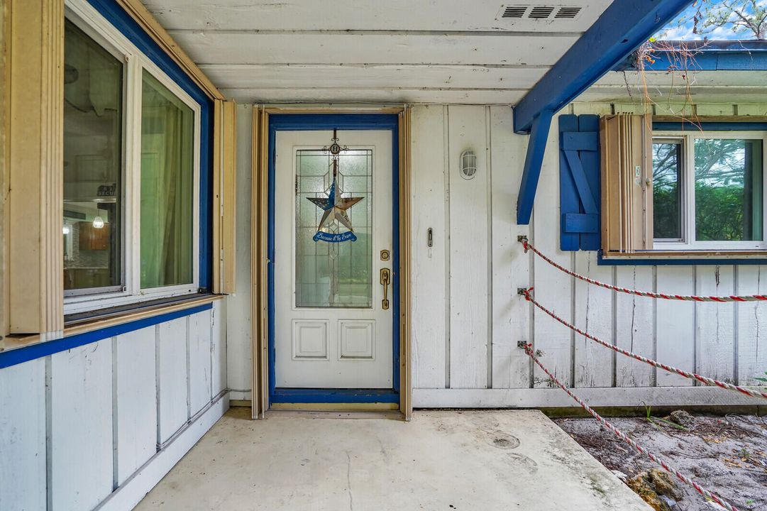 For Sale: $650,000 (3 beds, 2 baths, 2696 Square Feet)