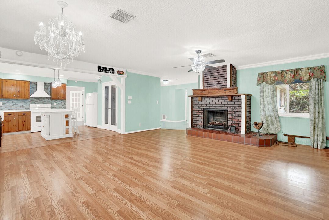 For Sale: $650,000 (3 beds, 2 baths, 2696 Square Feet)