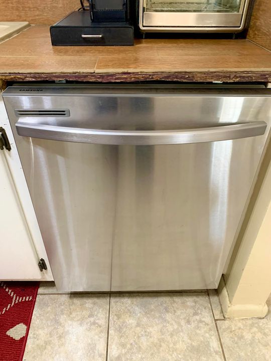 На продажу: $79,900 (1 спален, 1 ванн, 646 Квадратных фут)