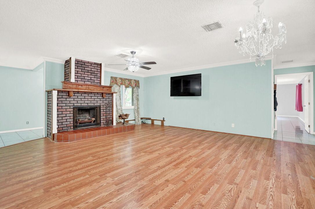 For Sale: $650,000 (3 beds, 2 baths, 2696 Square Feet)