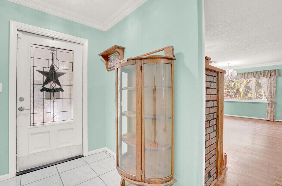 For Sale: $650,000 (3 beds, 2 baths, 2696 Square Feet)