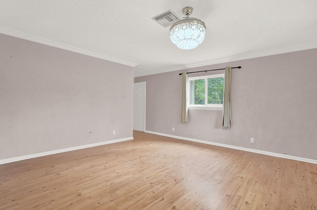 For Sale: $650,000 (3 beds, 2 baths, 2696 Square Feet)