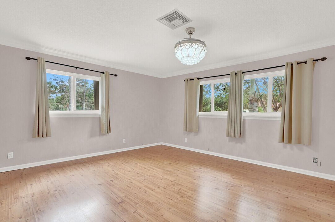 For Sale: $650,000 (3 beds, 2 baths, 2696 Square Feet)