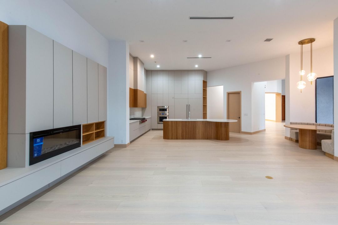 待售: $15,500,000 (4 贝兹, 5 浴室, 6819 平方英尺)