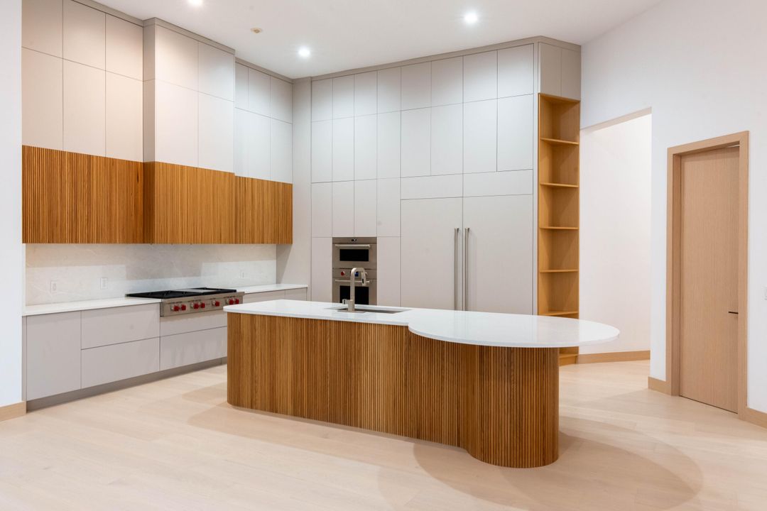 待售: $15,500,000 (4 贝兹, 5 浴室, 6819 平方英尺)