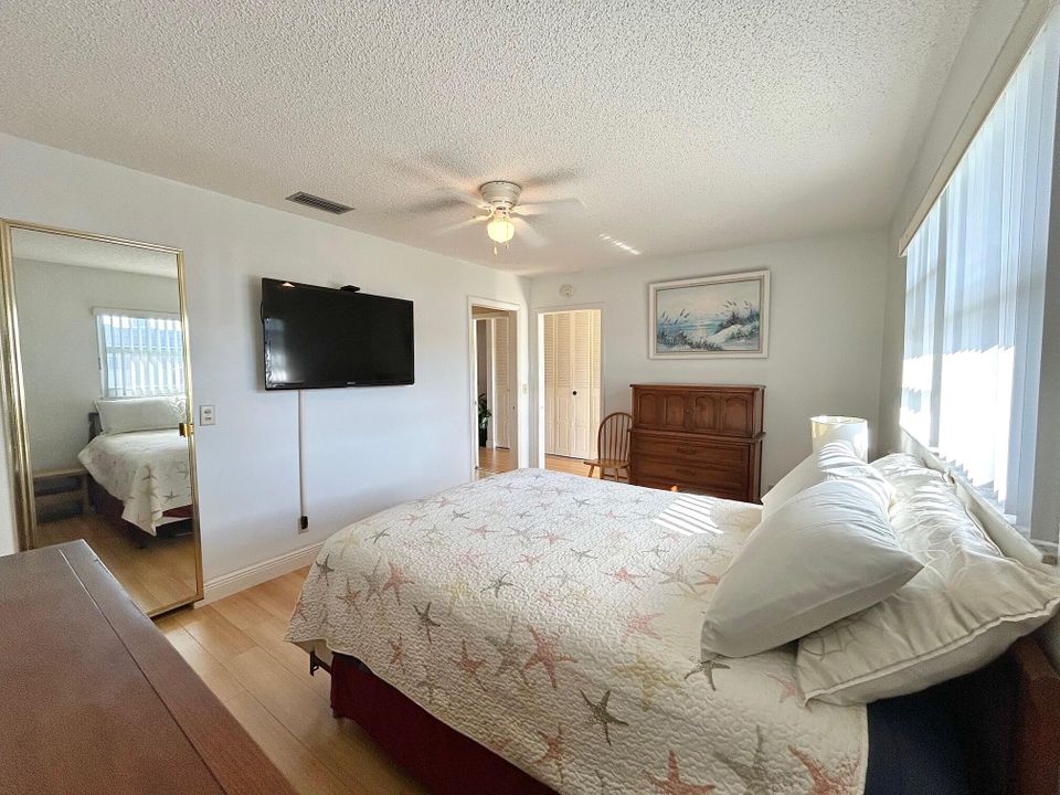 For Sale: $129,000 (1 beds, 1 baths, 1176 Square Feet)