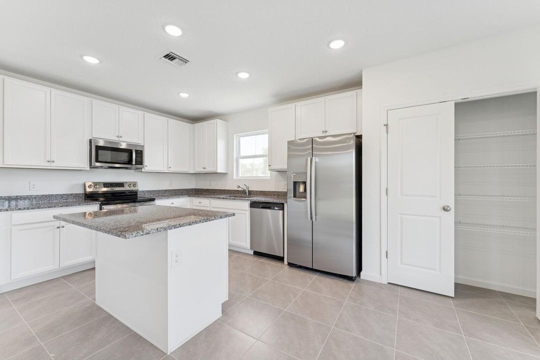 待售: $389,995 (3 贝兹, 2 浴室, 1363 平方英尺)