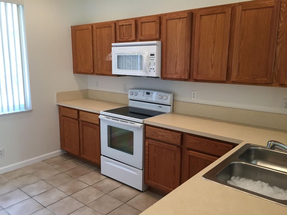 En Venta: $419,900 (3 camas, 2 baños, 1684 Pies cuadrados)