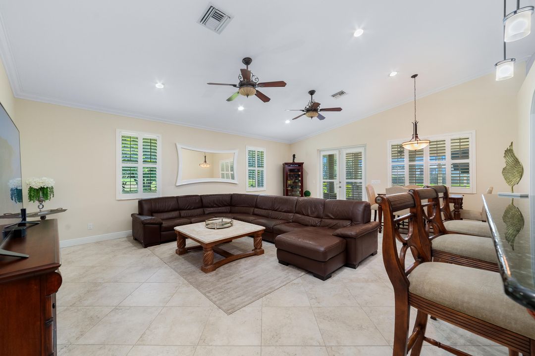 For Sale: $1,250,000 (7 beds, 5 baths, 4804 Square Feet)