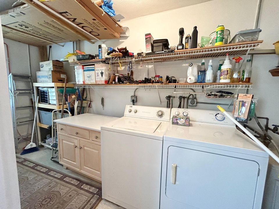 For Sale: $129,000 (1 beds, 1 baths, 1176 Square Feet)