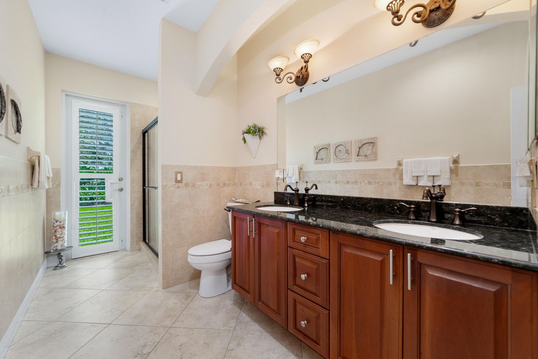 For Sale: $1,250,000 (7 beds, 5 baths, 4804 Square Feet)