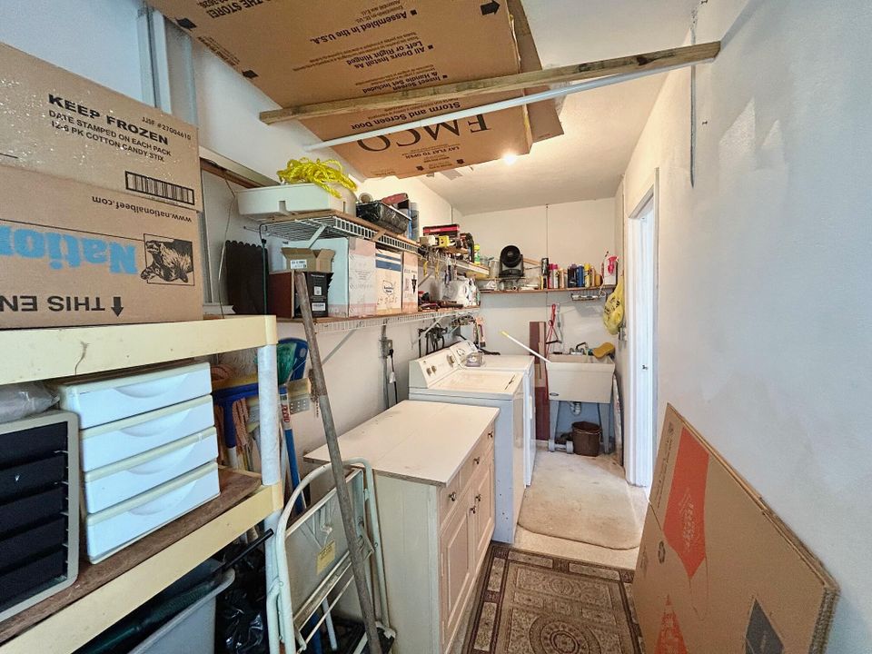 For Sale: $129,000 (1 beds, 1 baths, 1176 Square Feet)