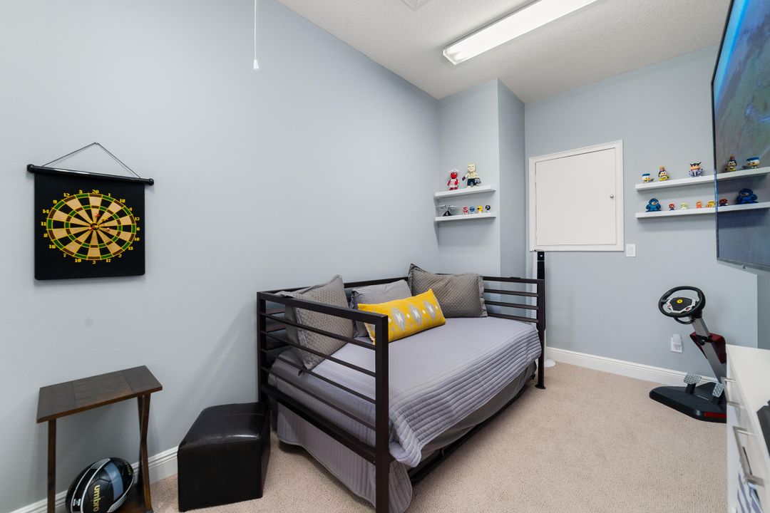 For Sale: $1,250,000 (7 beds, 5 baths, 4804 Square Feet)