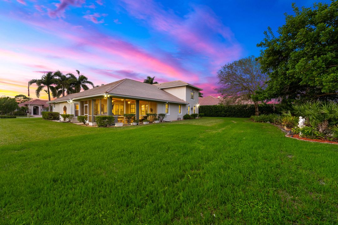 For Sale: $1,250,000 (7 beds, 5 baths, 4804 Square Feet)