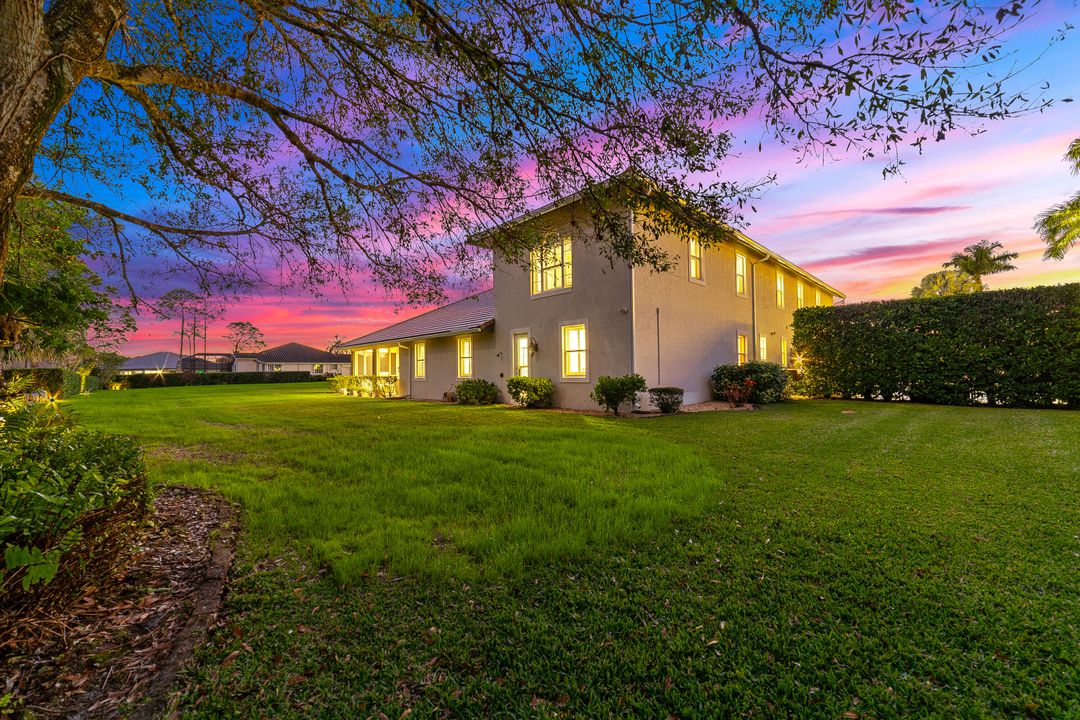 For Sale: $1,250,000 (7 beds, 5 baths, 4804 Square Feet)